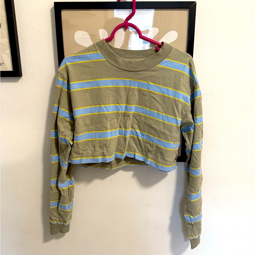 Tna cropped long sleeve, good condition just wrinkly! worn a few times